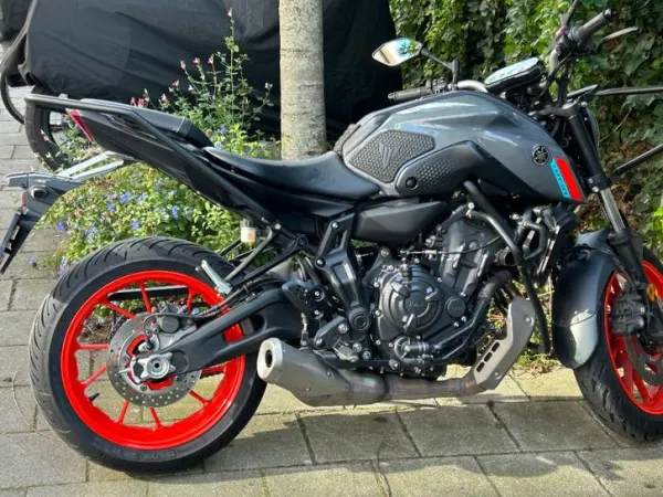 2021 Yamaha MT07 - € 6.750 · Bieden (1/1)