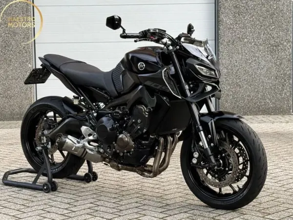 2018 Yamaha MT09 Techblack ABS Leovince Dikste VAN NL-Bomvol !! - € 8.999 (1/1)
