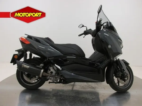2022 Yamaha X-Max 300 ABS (bj 2022) - €5,990 (1/1)