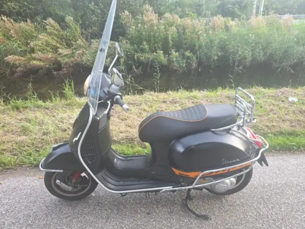2014 Vespa GTS 300 Super Sport 2014 Mat Zwart-Akrapovic Uitlaat - €3,950 (1/1)