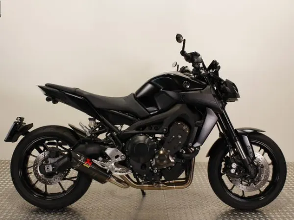 2020 Yamaha MT 09 ABS (bj 2020) - € 10.090 · Bieden (1/1)