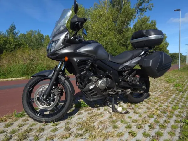 Bouwjaar onbekend Suzuki V-Strom DL650 Grey Rhino 2015 met Kofferset - € 6.899 · Bieden (1/1)