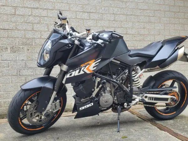 Bouwjaar onbekend KTM 990 Super Duke-2007-40.000 km - € 3.950 · Bieden (1/1)
