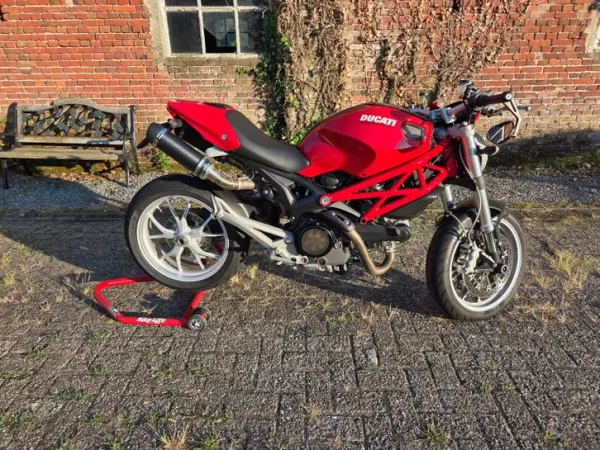 2009 Ducati Monster - € 5.350 · Bieden (1/1)