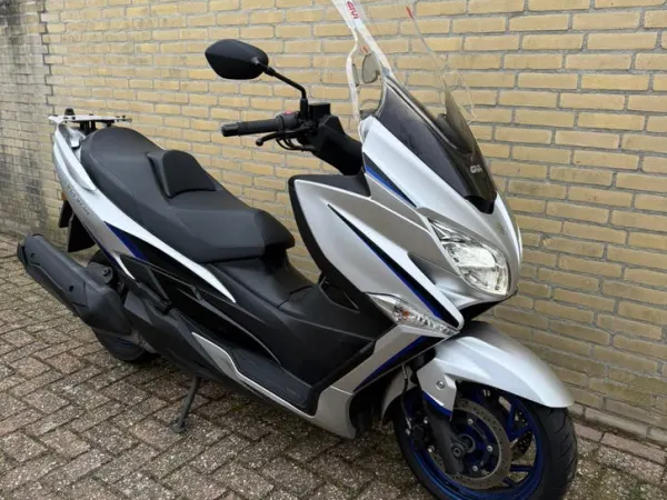 2023 Suzuki Burgman 400 2023 63667KM - Bidding (1/1)