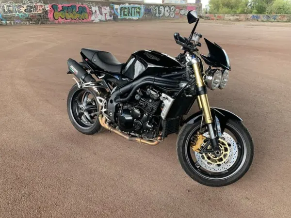 2005 Triumph Speed Triple 2005-47.959 km - €3,750 · Bidding (1/1)