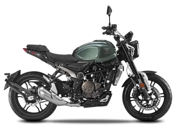 Year unknown Voge 300 AC Nakedbike Kawasaki Motorblok - €1,995 · Bidding (1/1)
