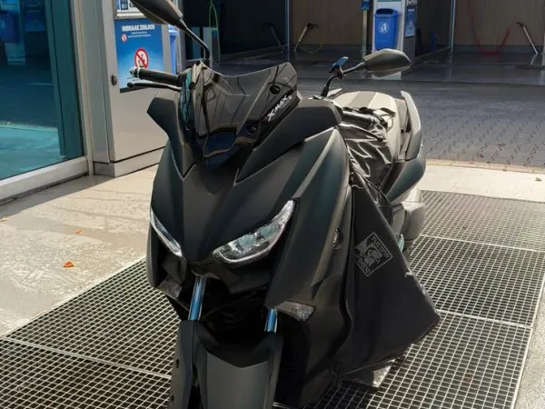 2020 Yamaha Xmax 300-Akrapovic Uitlaat - €4,995 · Bidding (1/1)