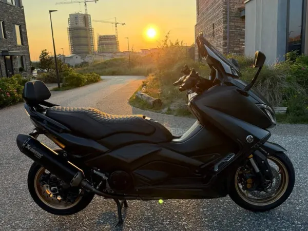 2016 Yamaha TMax 530 Iron Max - €7,999 · Bidding (1/1)