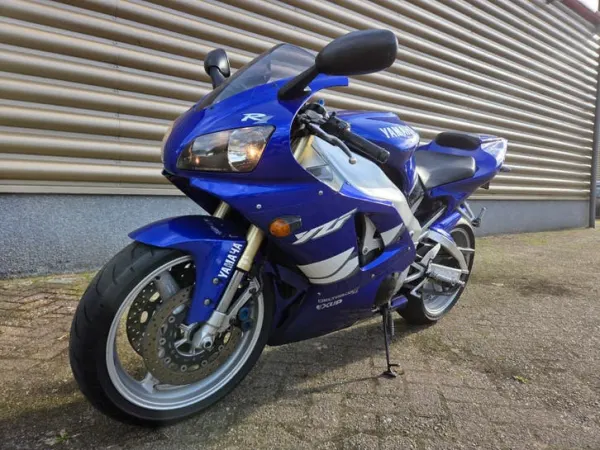 1999 Yamaha R1 van 1999 Km 65114 - € 4.450 · Bieden (1/1)