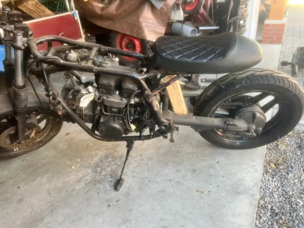 Bouwjaar onbekend Honda VF 700 - € 550 · Bieden (1/1)