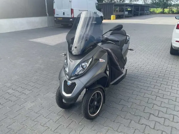 Bouwjaar onbekend Piaggio MP3 300 LT-Motorcycle - Prijs op aanvraag (1/1)