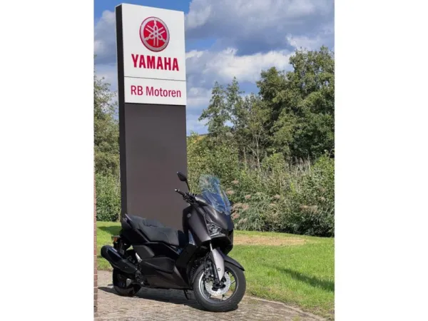 2025 Yamaha X Max 300 Tech Max - €8,499 (1/1)