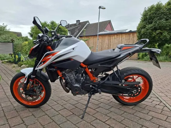 Year unknown KTM 890 Duke R - Price on request (1/1)