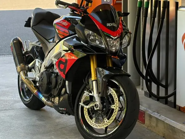 2019 Aprilia Tuono V4 1100 – 2019 | 180–185 pk | Akrapovič - €11,500 · Bidding (1/1)