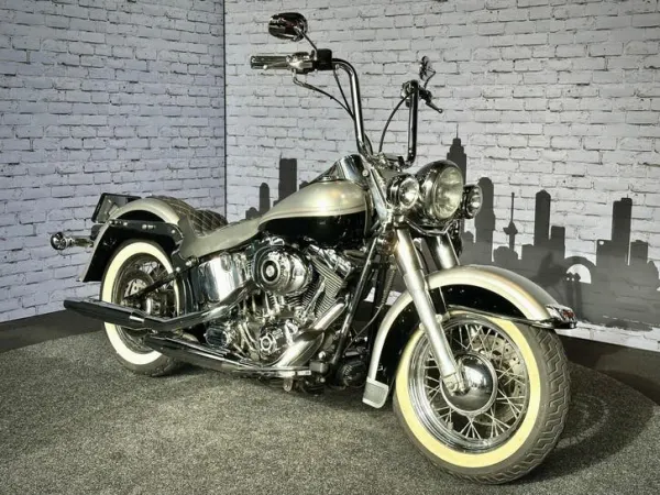 2003 Harley-Davidson Softail - €11,490 · Bidding (1/1)