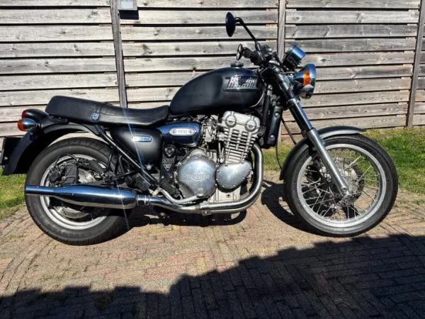 1995 Triumph Thunderbird 900-1995 - €1,250 · Bidding (1/1)