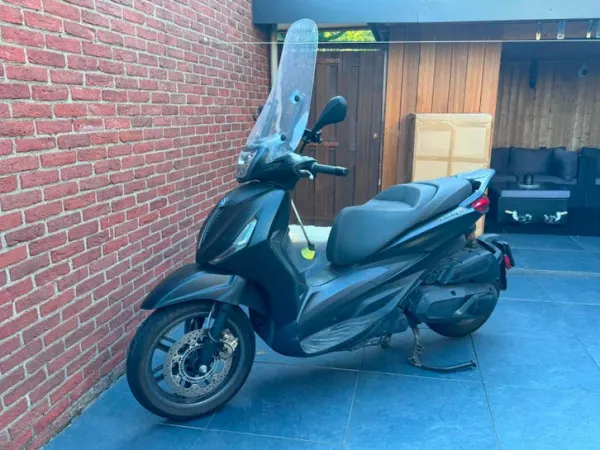 2023 Piaggio Beverly 400 S - €4,499 (1/1)