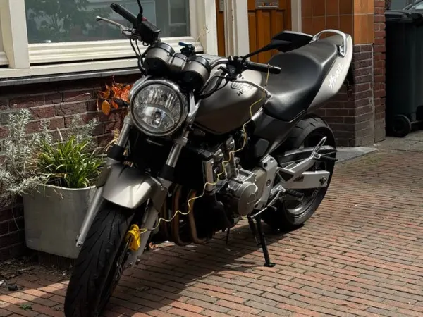 2003 Honda cb600f Hornet 600-Naked Bike - € 2.250 (1/1)