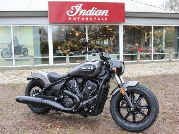 2025 Indian Scout Bobber Limited + Tech - € 20.890 · Bieden (1/1)