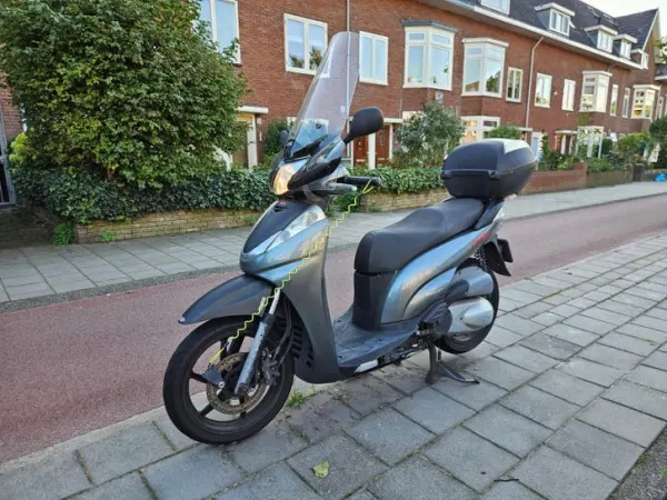 2009 Honda SH 300 - € 1.800 · Bieden (1/1)