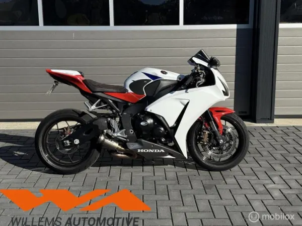 2015 Honda CBR 1000 RR Fireblade - €9,995 (1/1)