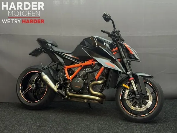 2021 KTM 1290 Super Duke R | Topstaat | Tech & Track Pack - € 14.399 · Bieden (1/1)