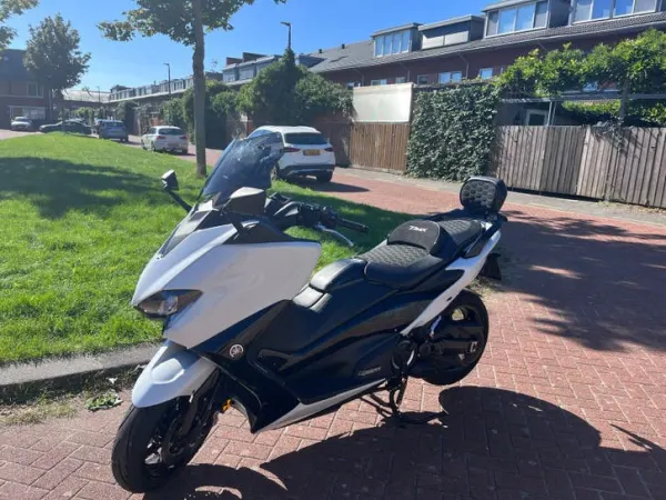 2017 Yamaha Tmax 530 - € 7.250 · Bieden (1/1)