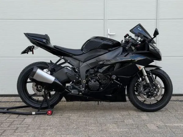 2011 Kawasaki ZX6R | ZX600R | Zwart | 35kw - € 8.100 · Bieden (1/1)