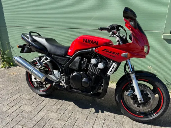 Bouwjaar onbekend Yamaha Fazer 600 van 2001 - € 1.375 · Bieden (1/1)