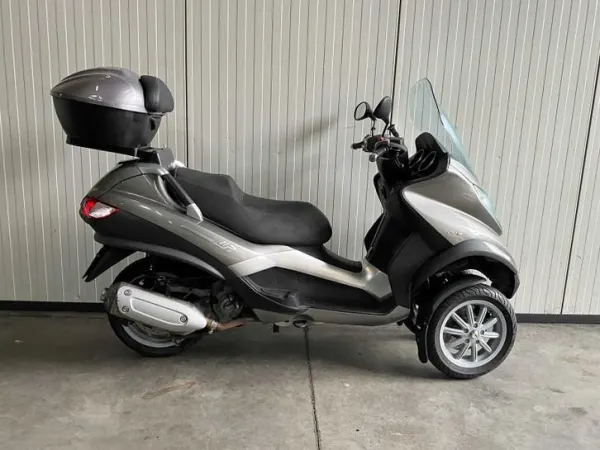 Bouwjaar onbekend Piaggio MP3 300 RL Motorfiets - Prijs op aanvraag (1/1)