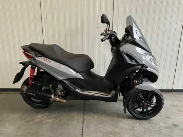 Bouwjaar onbekend Piaggio MP3 300 HPE - Prijs op aanvraag (1/1)