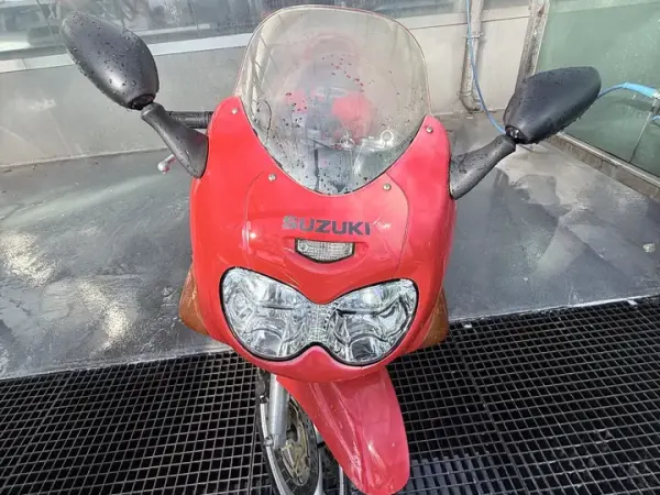 1998 Suzuki GSX 600 - €1,000 (1/1)