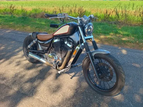 1986 Suzuki Intruder - € 2.450 · Bieden (1/1)