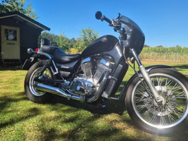 1986 Suzuki Intruder - €2,500 · Bidding (1/1)