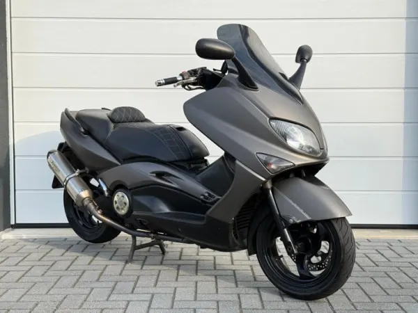 2003 Yamaha T-Max 500 | Akrapoviç | Malossi | 2003 - €3,495 (1/1)