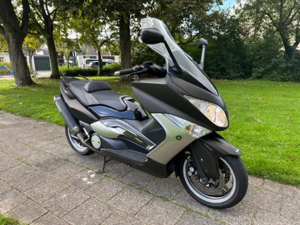 2011 Yamaha Tmax 500 (ABS) | Akrapovič | 24.000 km | Recent Onde - €5,450 (1/1)