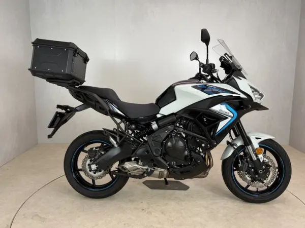 2025 Kawasaki Versys 650 (bj 2025) - € 8.790 · Bieden (1/1)