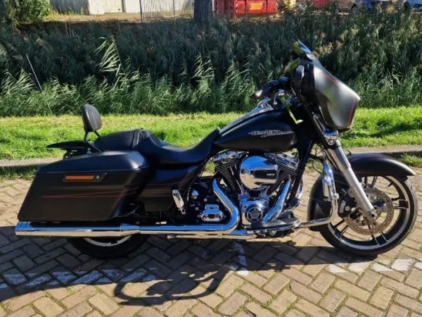 2016 Harley-Davidson 103 FLHXS Street Glide Special Bj'16 NL - € 16.950 · Bieden (1/1)