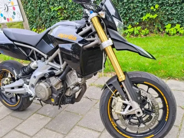 Year unknown Aprilia Dorsoduro 750cc-2010-supermoto - €3,850 · Bidding (1/1)