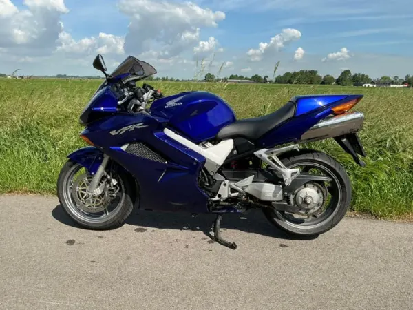 2005 Honda VFR 800 V - €2,800 · Bidding (1/1)