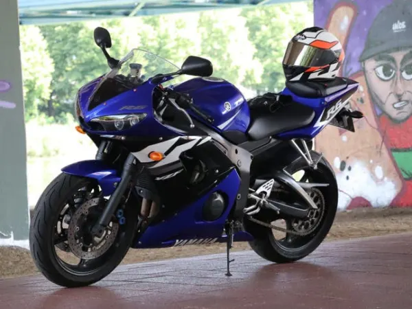 Year unknown Yamaha R6 2003 Weinig Kilometers - €4,250 · Bidding (1/1)