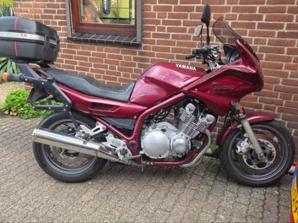 1999 Yamaha XJ 900 Diversion + koffers, Navigatie en Nieuwe Band - €1,000 · Bidding (1/1)