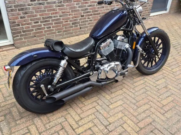 1987 Suzuki Intruder 700 - Bidding (1/1)