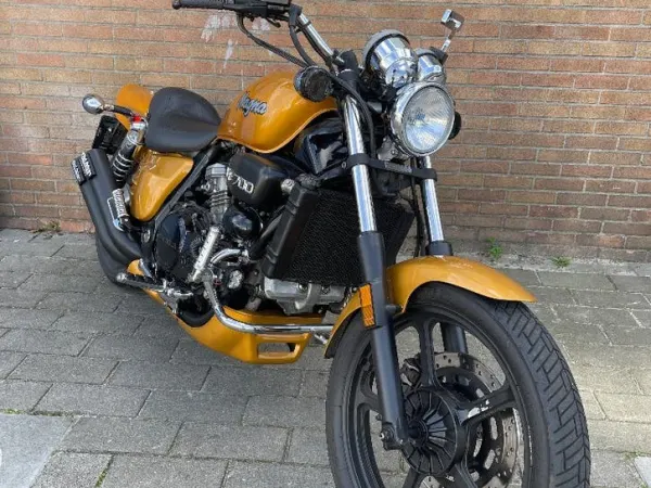 1987 Honda VF 700 - € 1.990 (1/1)