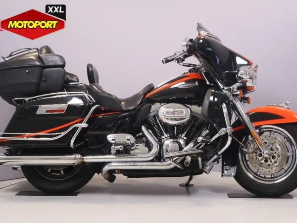 2007 Harley-Davidson Electra Glide Ultra CVO (bj 2007) - €9,990 · Bidding (1/1)