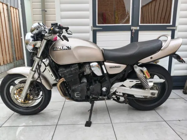 1999 Suzuki GSX 750 Inazuma - €3,000 · Bidding (1/1)