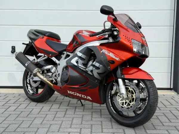 1998 Honda CBR 900 RR Fire Blade | 1998 - €3,295 (1/1)