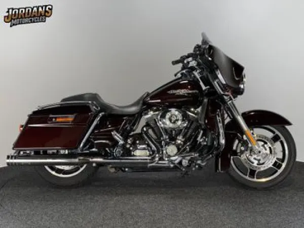 2011 Harley-Davidson Street Glide FLHX - € 13.950 · Bieden (1/1)