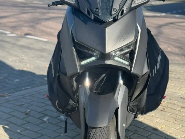 2023 Yamaha Xmax 300 Zgan 1e Eigenaar - € 5.500 · Bieden (1/1)
